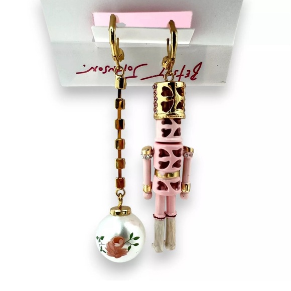 NWT ⚜️💖⚜️ Betsey Johnson - Nutcracker Linear Ball Mismatch Pink Earrings - Picture 4 of 12